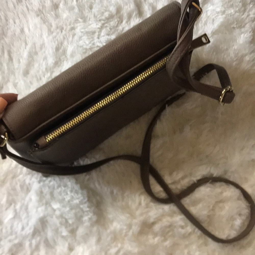 crossbody - Picture 5 of 5